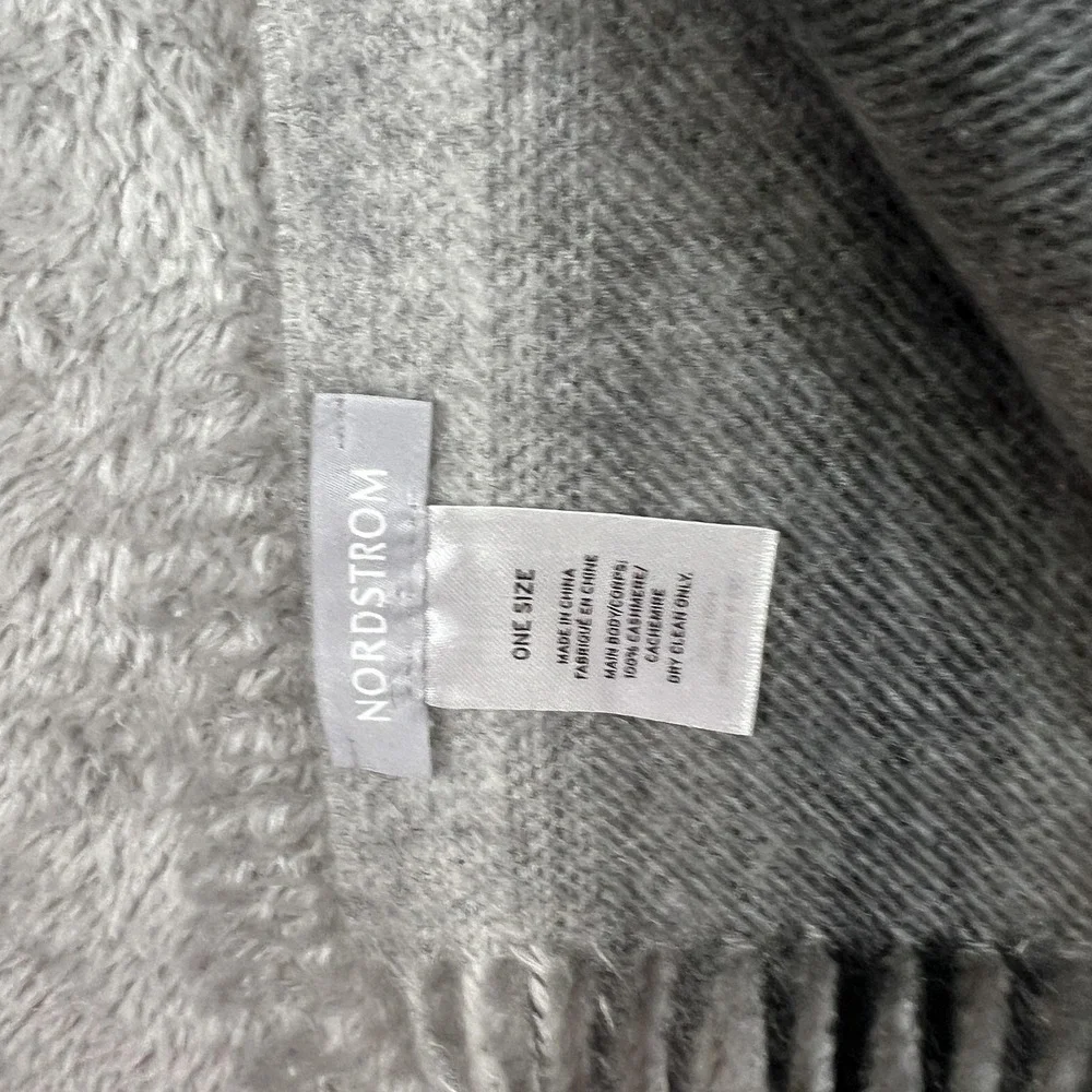 Nordstrom Cashmere Scarf‎ Womens One Size Gray Black Ombre Striped Fringe
